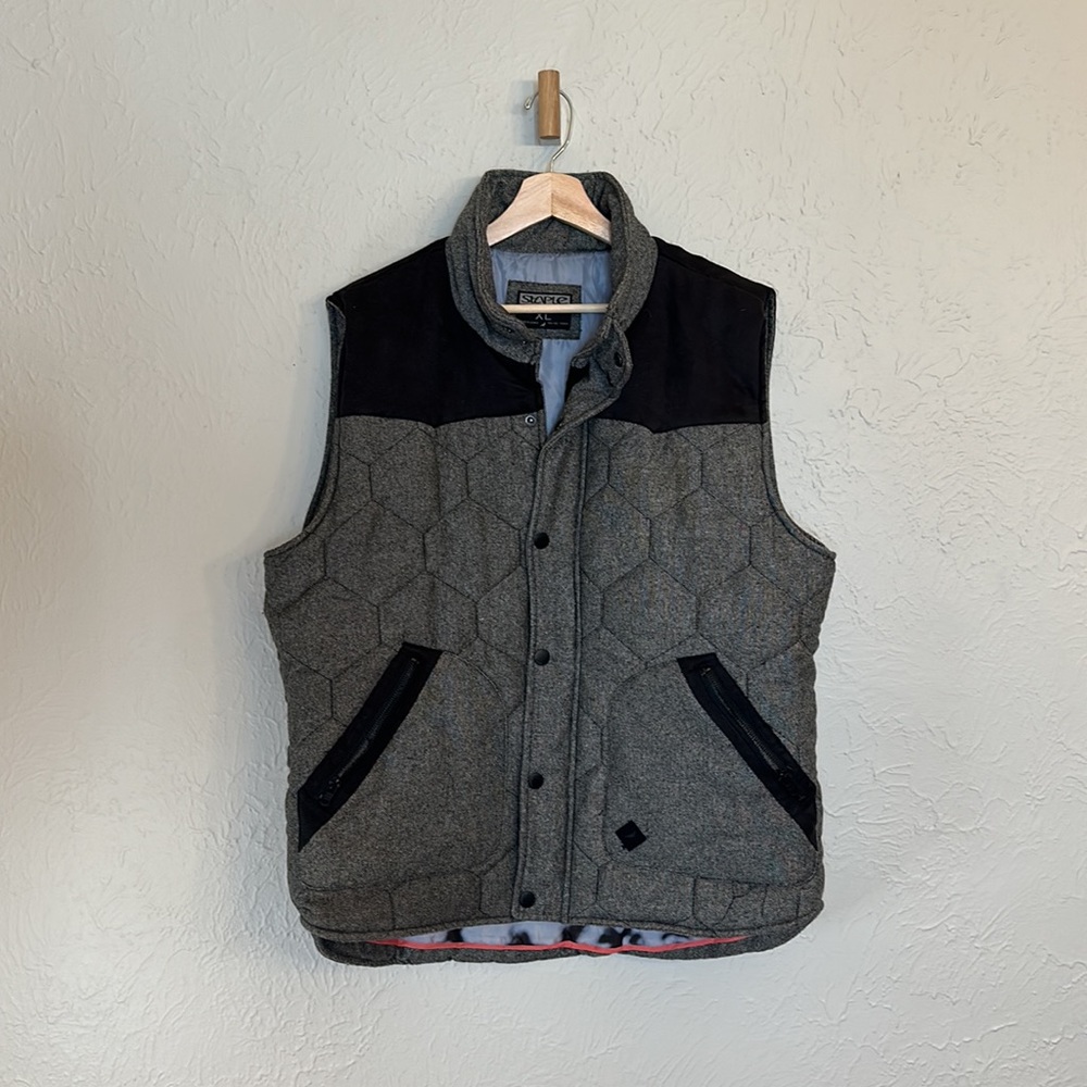 Staple wool puffy vest